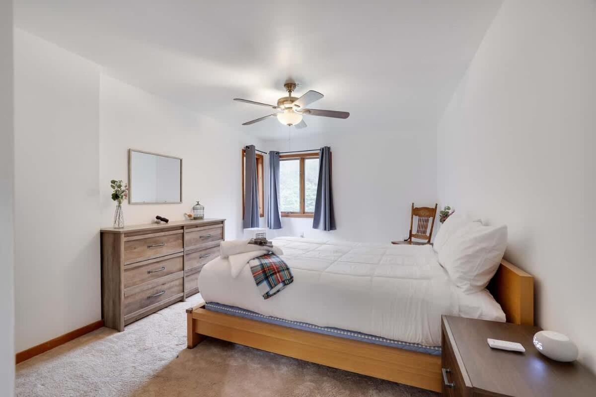Relax In Blakeslee - Spacious 5Br Home With Bbq Bagian luar foto