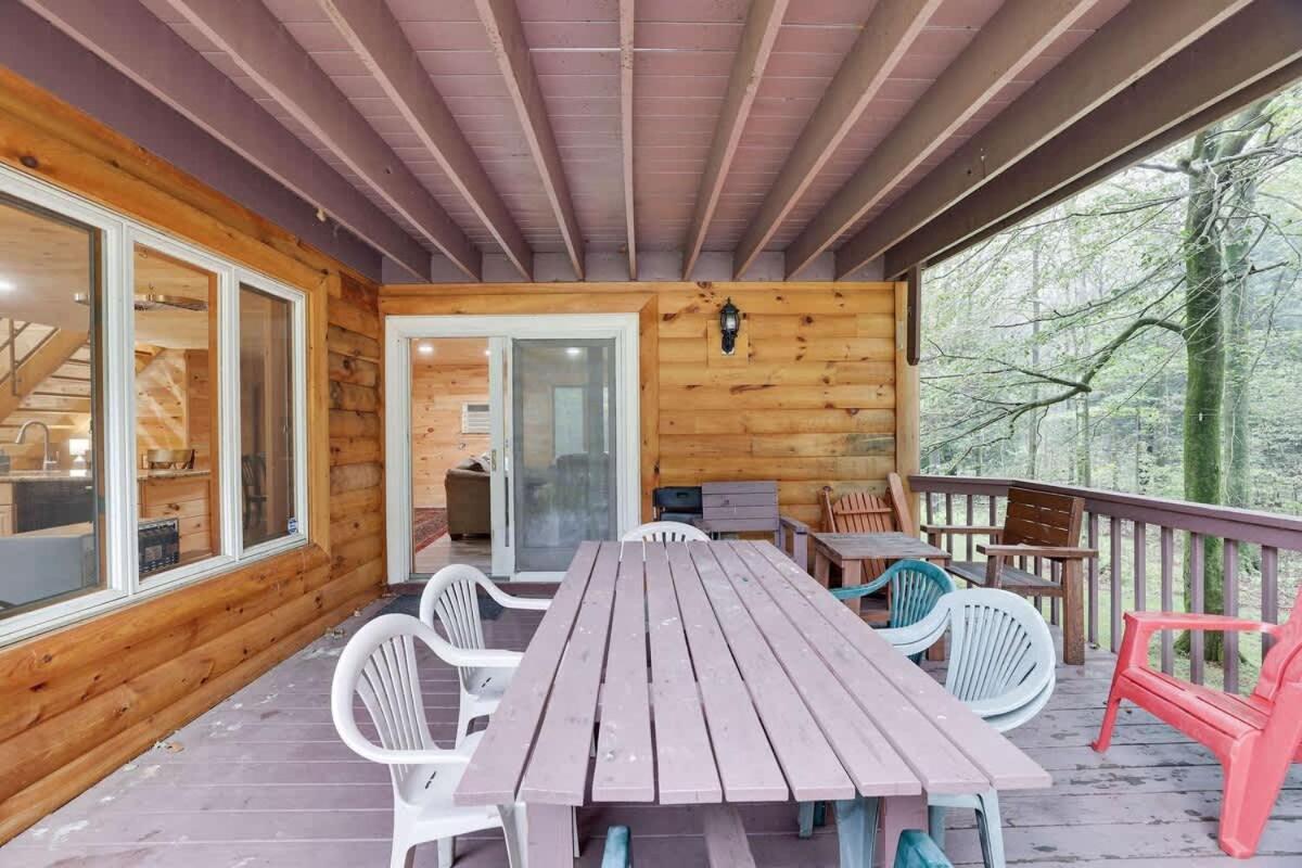 Relax In Blakeslee - Spacious 5Br Home With Bbq Bagian luar foto