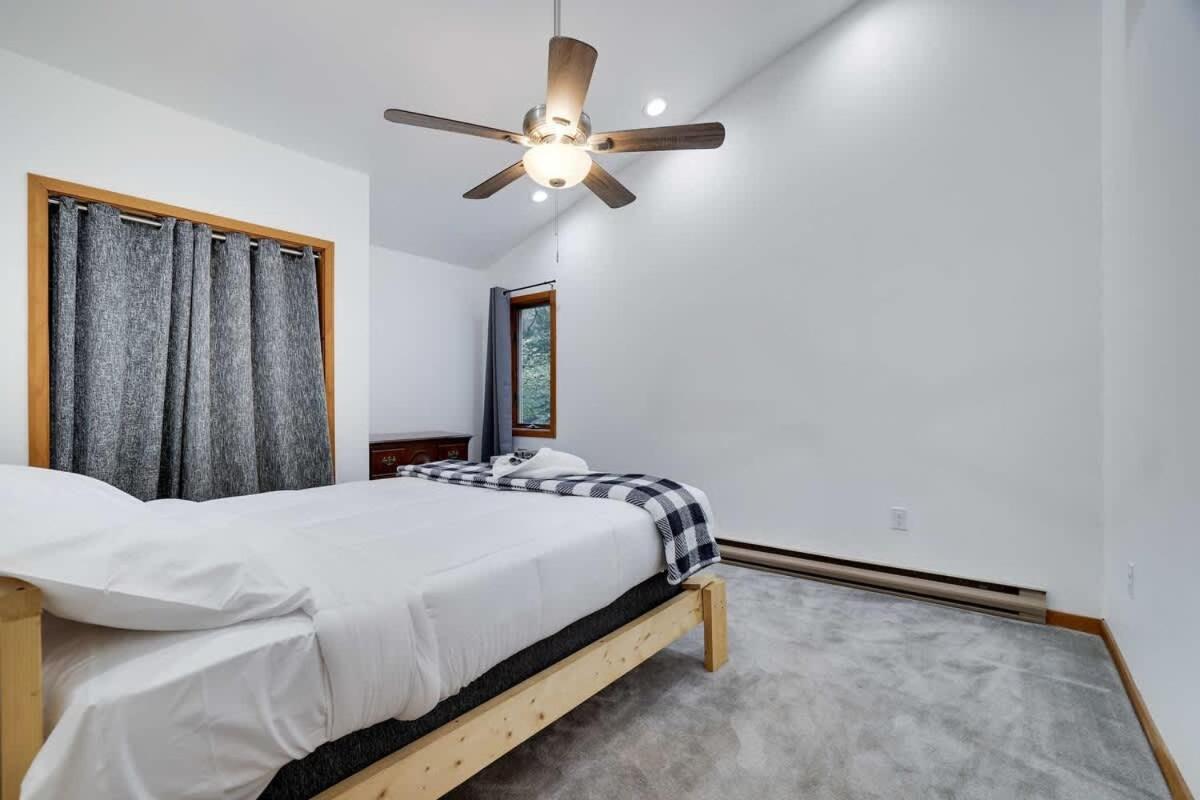 Relax In Blakeslee - Spacious 5Br Home With Bbq Bagian luar foto