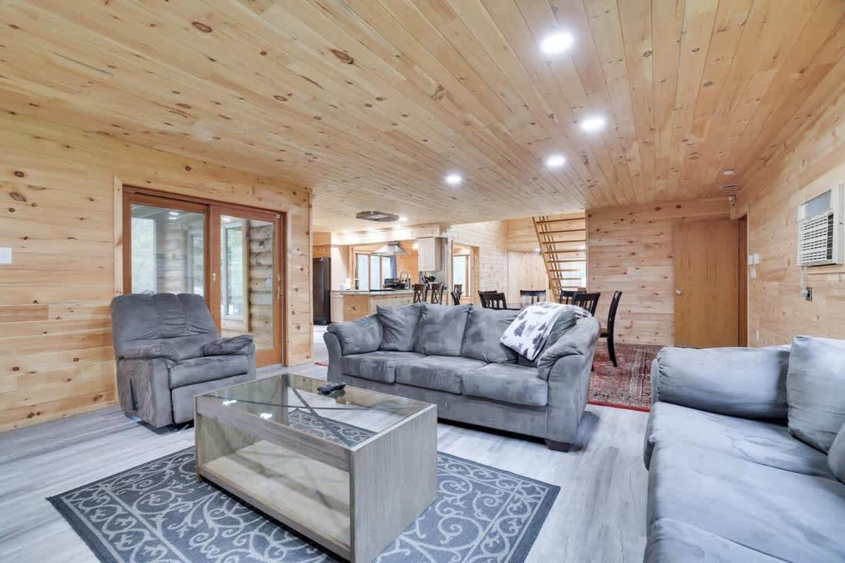 Relax In Blakeslee - Spacious 5Br Home With Bbq Bagian luar foto