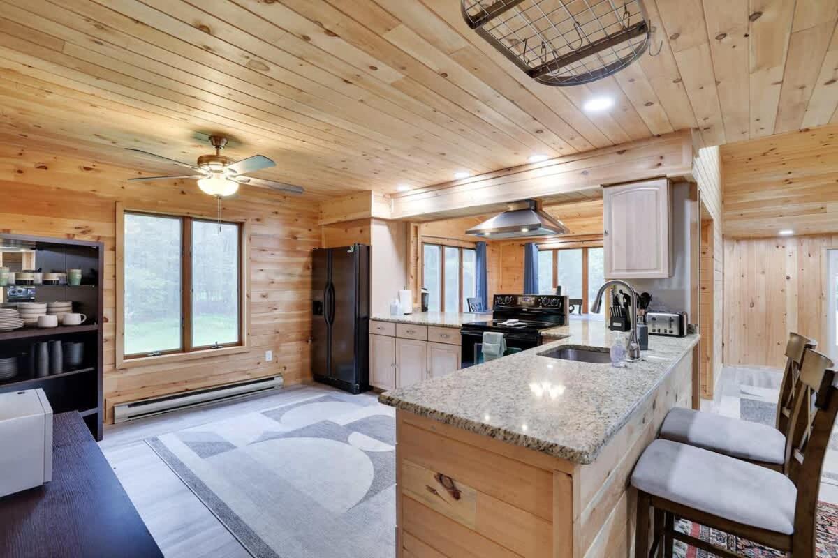 Relax In Blakeslee - Spacious 5Br Home With Bbq Bagian luar foto