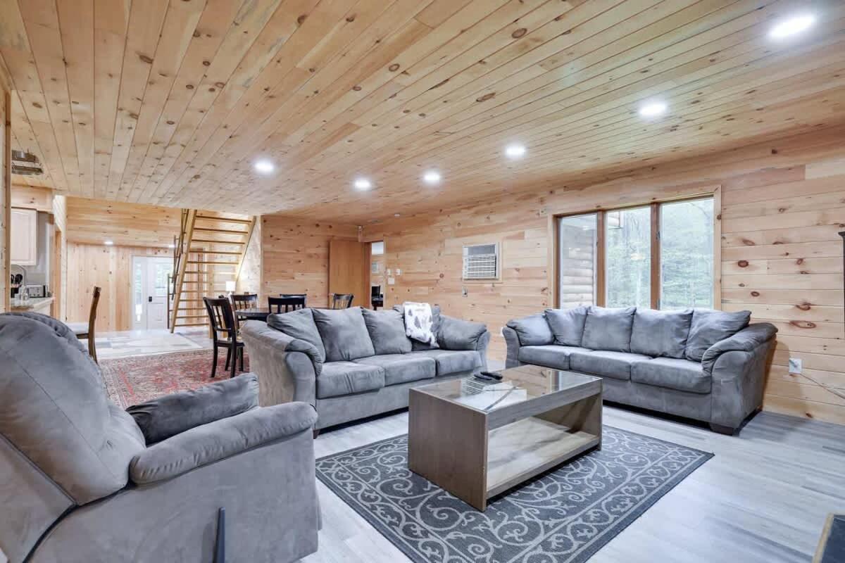 Relax In Blakeslee - Spacious 5Br Home With Bbq Bagian luar foto
