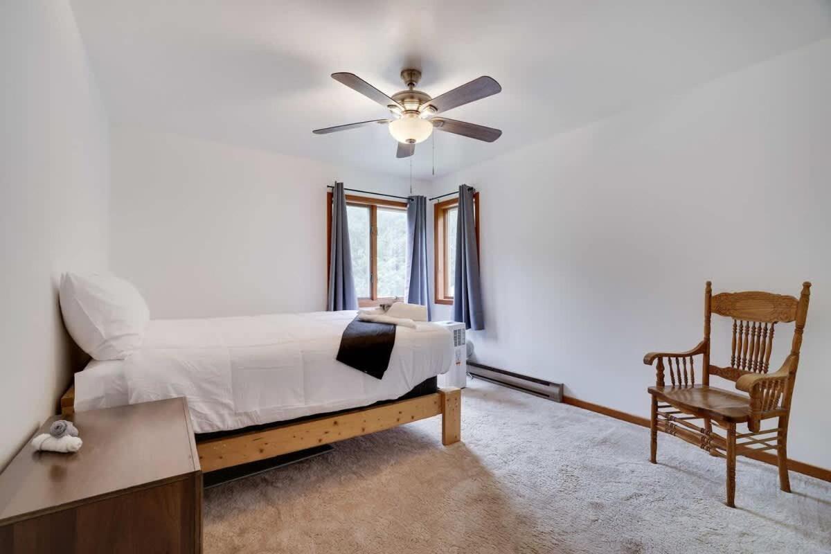 Relax In Blakeslee - Spacious 5Br Home With Bbq Bagian luar foto